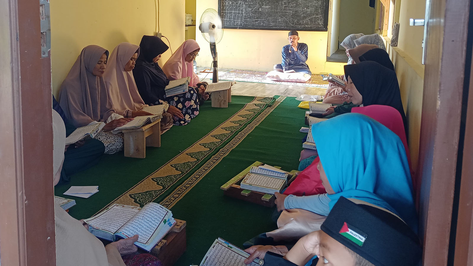 Ta'lim ibu-ibu di rumah tahfidz lama
