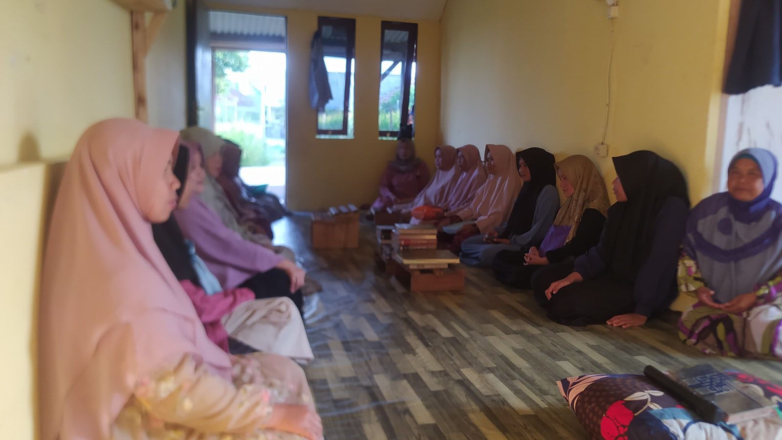 Ta'lim ibu-ibu di rumah tahfidz lama