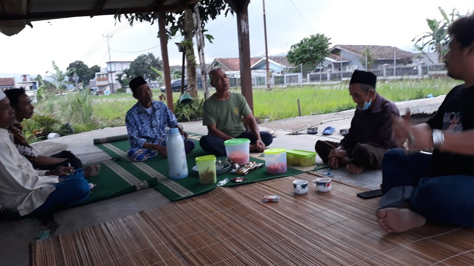 Rapat rutin dengan petani penggarap