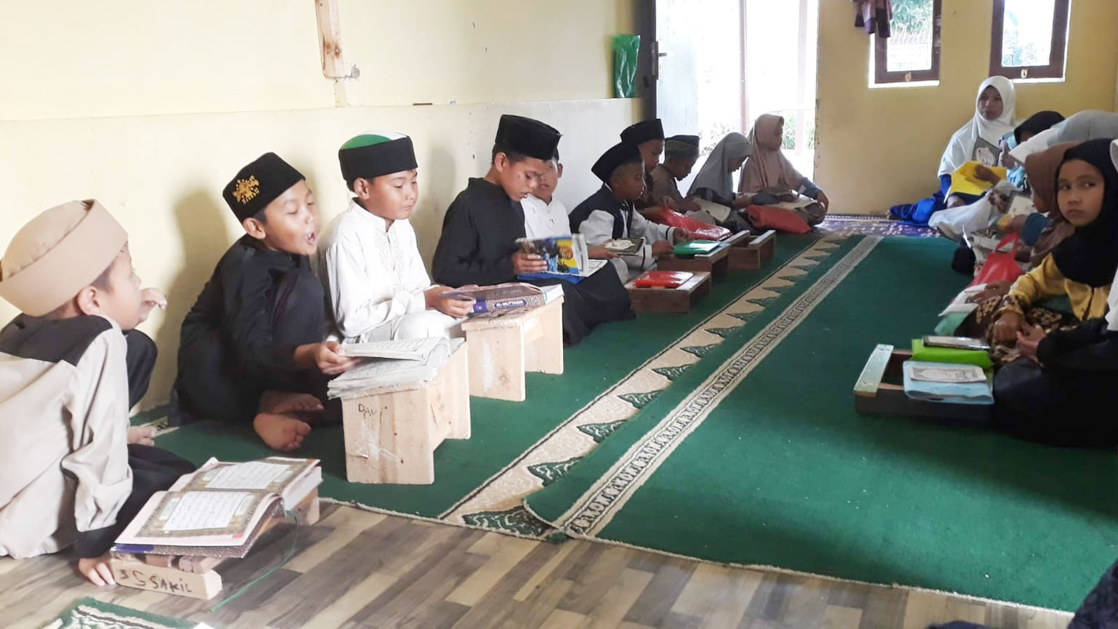 Pengajian tahfidz rutin